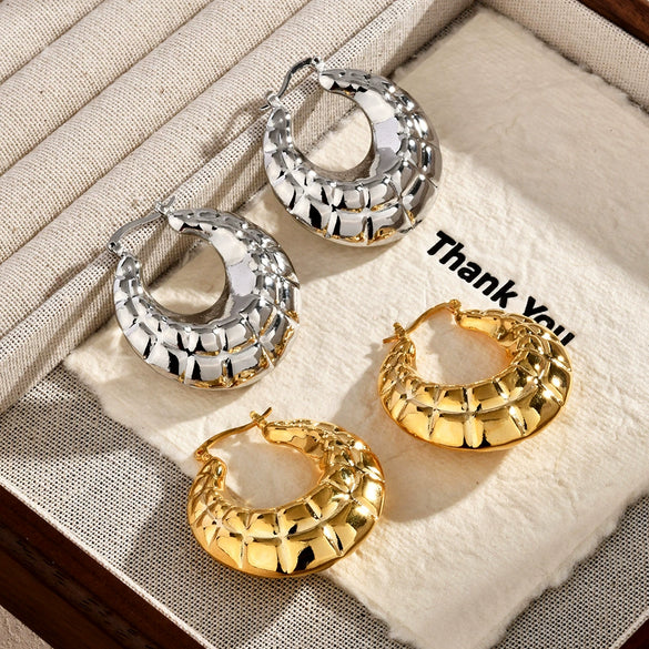 Women's Retro Geometric Plaid Metal Statement Earrings With Electroplated Finish Fashion Jewelry Accessories
