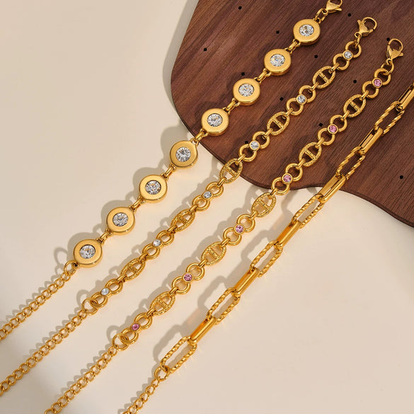 Women’s Retro Hollow Geometric Stainless Steel Bracelet With 18K Gold Plating Zircon Inlay And Rhinestone Chain Design