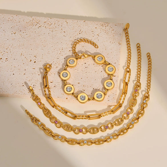 Women’s Retro Hollow Geometric Stainless Steel Bracelet With 18K Gold Plating Zircon Inlay And Rhinestone Chain Design