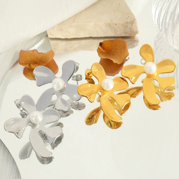 Women's Retro Imitation Pearl 316L Stainless Steel Electroplated Leaves And Flower Earrings