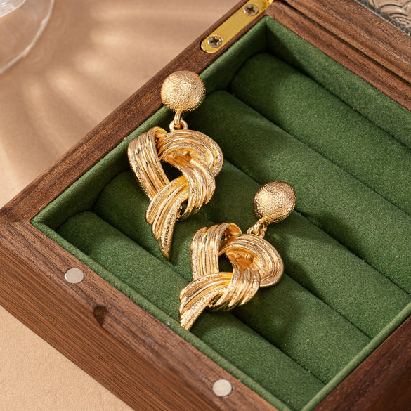 Women's Retro Knot Statement Earrings Exaggerated Metal Fashion Jewelry With A Distinctive Festivalinspired Design