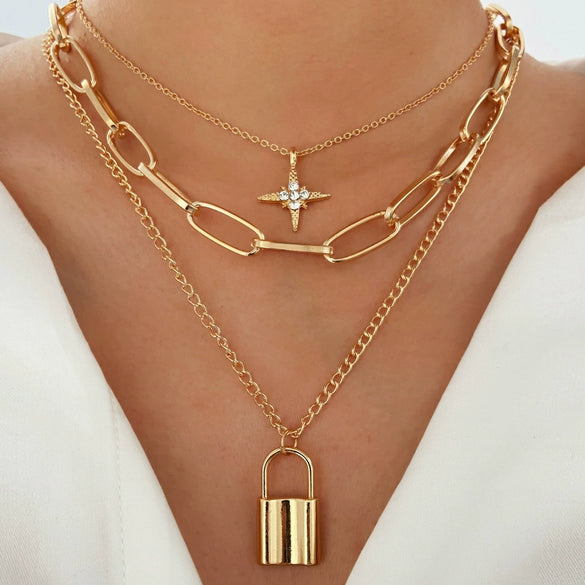 Women's Retro Layered Alloy Box Chain Necklace With Geometric Rhinestone Star Lock Pendant