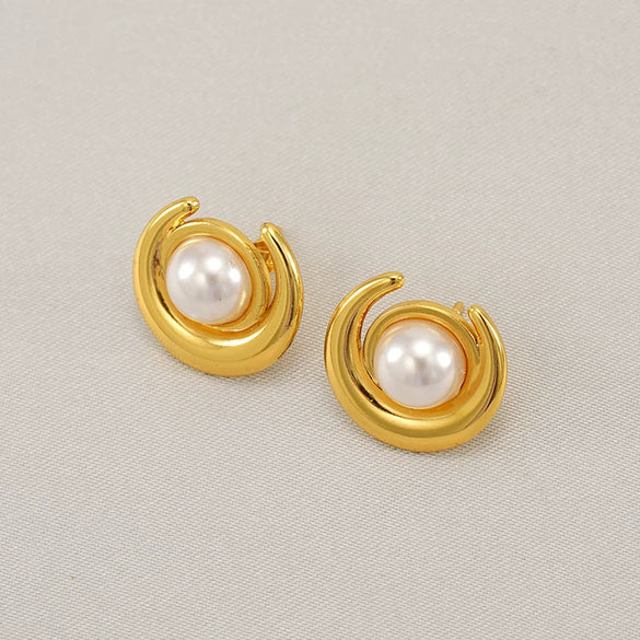 Women's Retro Light Luxury Halfmoon Pearl Titanium Steel Electroplated Earrings