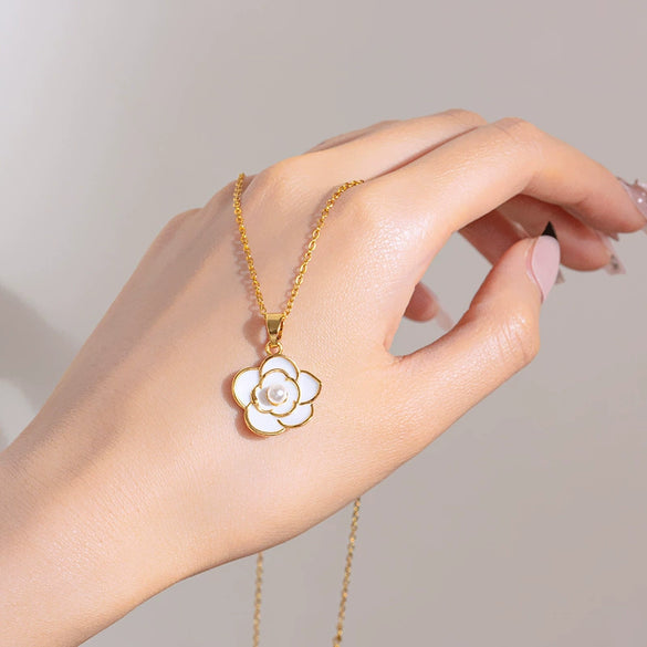 Women's Retro Light Luxury Jewelry Camellia Pendant Necklace Copper Titanium Steel Flower Design
