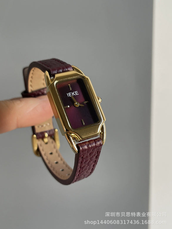 Women's Retro Medieval Style Metal And Leather Watch With Round Dial Pin Buckle And Gold Buckle Material