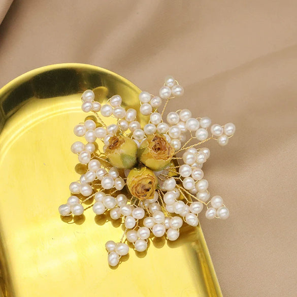 Women's Retro Pearl Brooch With Electroplated Rose And Snowflake Geometric Design Elegant Clothing Accessory Jewelry