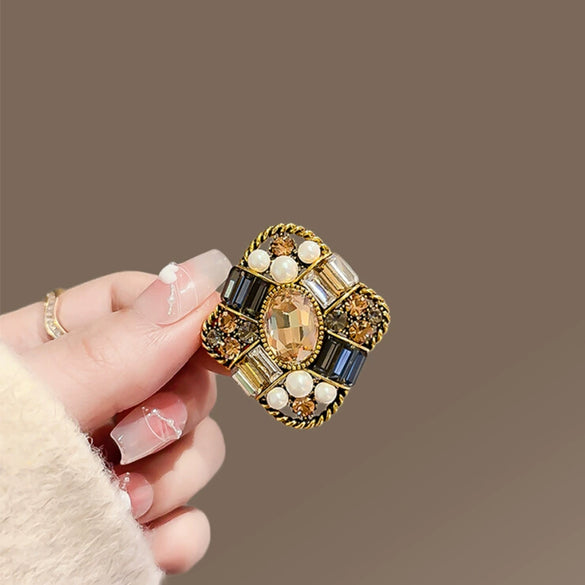 Women's Retro Pearl Rhinestone Alloy Brooch With Electroplating
