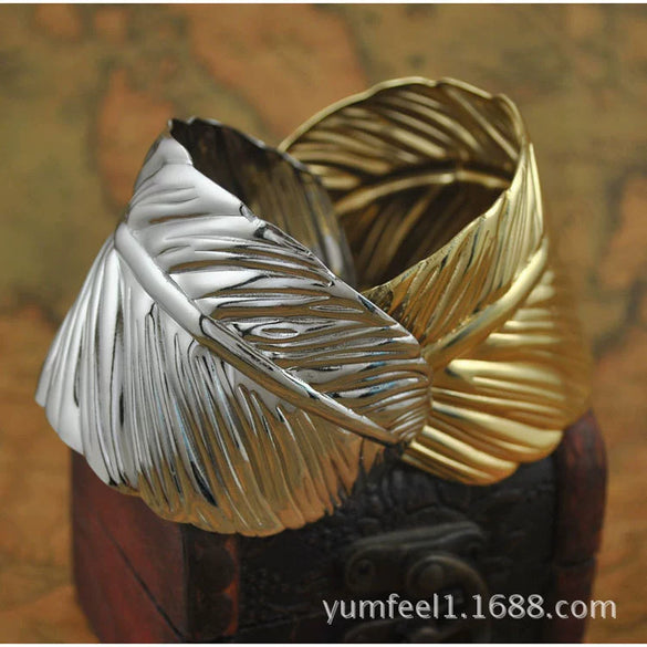 Women's Retro Punk Style Alloy Tree Leaf Electroplated Bracelet