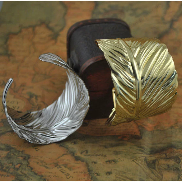 Women's Retro Punk Style Alloy Tree Leaf Electroplated Bracelet