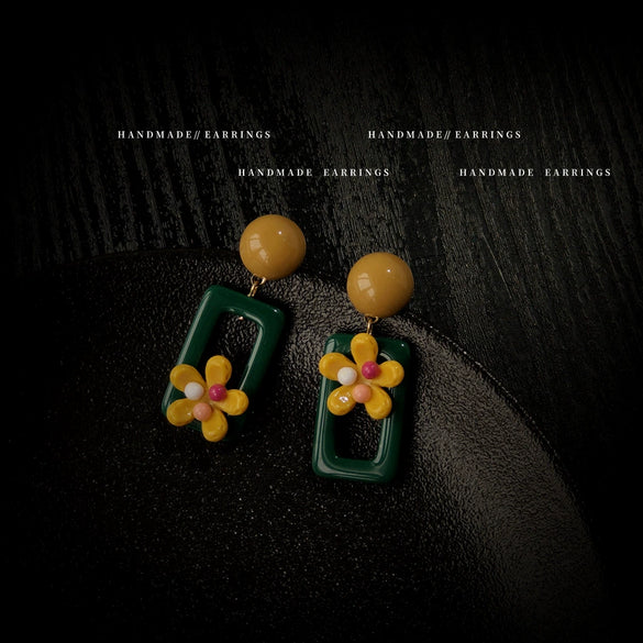 Women's Retro Resin Flower Earrings With Silver Needles Geometric Drop Design Electroplated Spring Style Statement Jewelry
