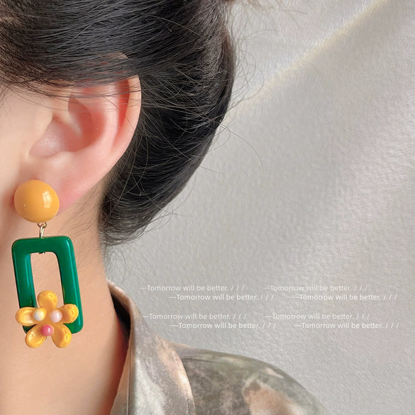 Women's Retro Resin Flower Earrings With Silver Needles Geometric Drop Design Electroplated Spring Style Statement Jewelry