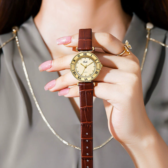 Women's Retro Roman Style Luxury Copper Alloy And Pu Watch With Round Dial