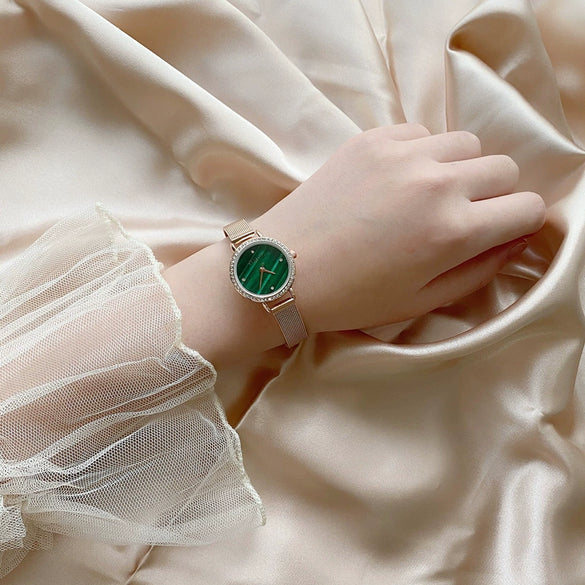 Women's Retro Simple Light Luxury Watch With Alloy Case Crystal Diamond And Small Disc Design