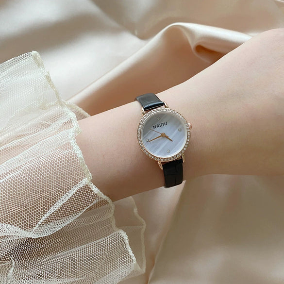 Women's Retro Simple Light Luxury Watch With Alloy Case Crystal Diamond And Small Disc Design