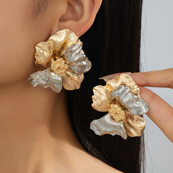 Women's Retro Statement Flower Earrings Gold And Silver Color Blocked Zinc Alloy With Threedimensional Relief Petals And Electroplated Finish