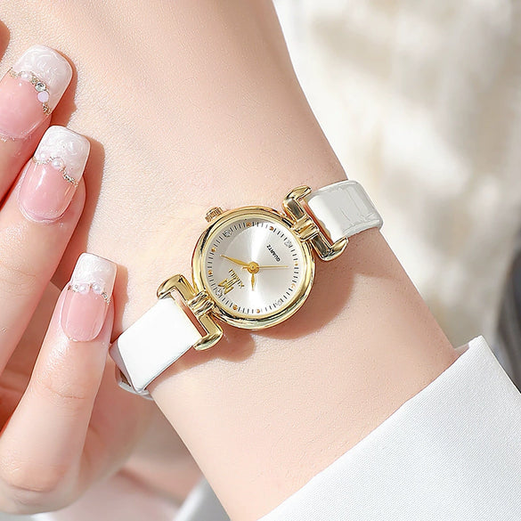Women's Retro Style Alloy Case And Strap Round Dial Quartz Watch With Printed Logo