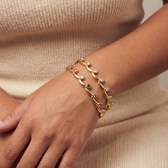 Women's Round Stainless Steel Bracelet With Zircon Inlay Simple Fashionable Design And Colorfast Gold Plated Finish