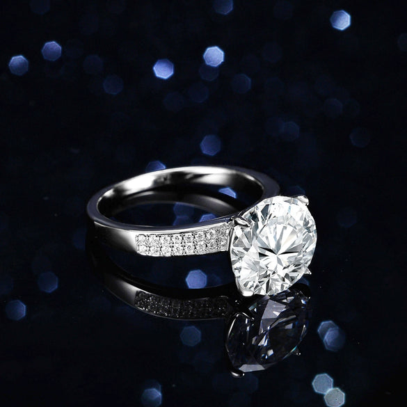 Women's S925 Silver Ring With Moissanite And Rhombus Design