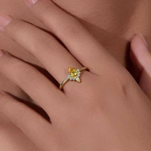 Women's S925 Sterling Silver Crown Dropshaped Yellow Zircon Simulated Diamond Ring