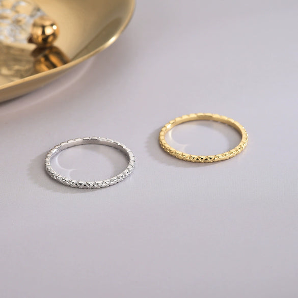 Women's S925 Sterling Silver Geometric Snake Bone Ring With Diamond Texture And Electroplated Finish