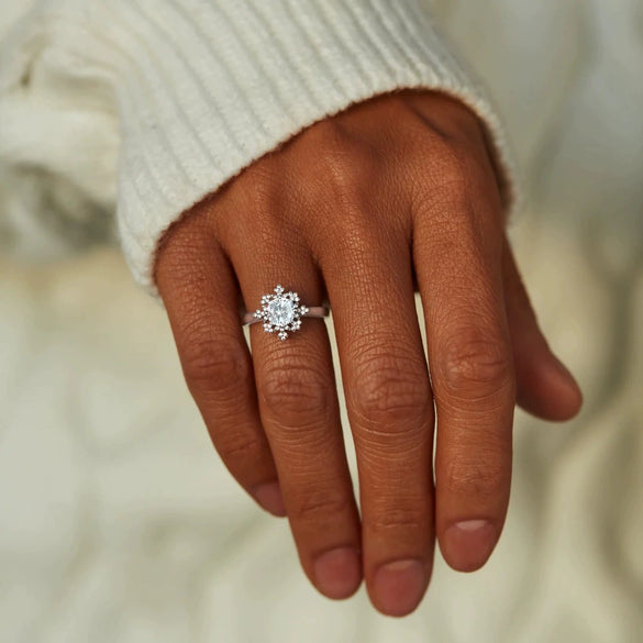 Women's S925 Sterling Silver Geometric Snowflake Ring With Electroplating