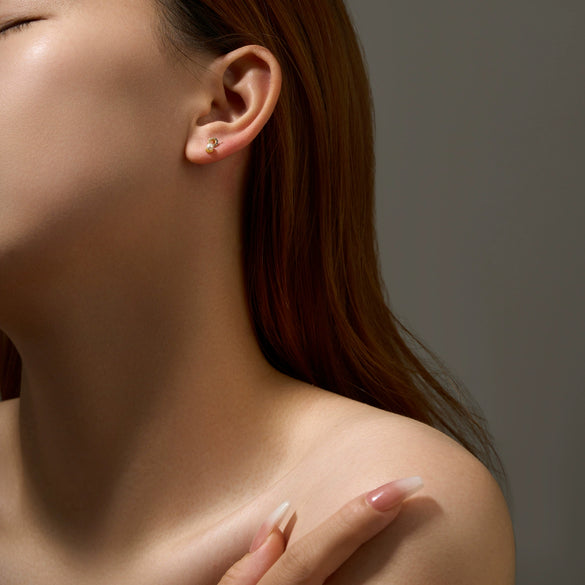 Women's S925 Sterling Silver Pearl Ear Nail With Geometric Style And Electroplated Platinum 18K Gold