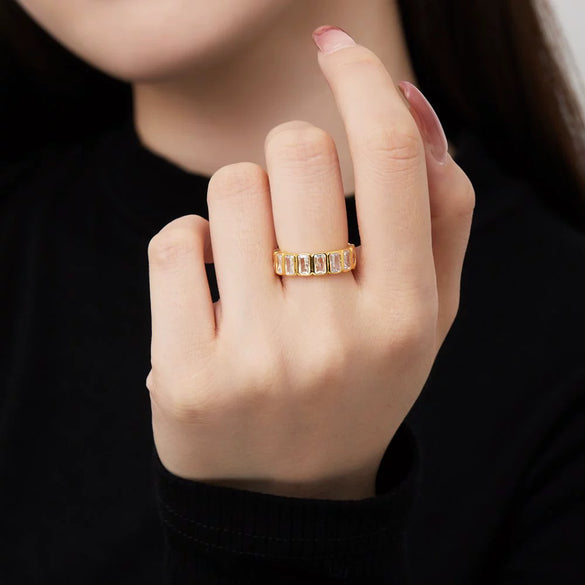Women's S925 Sterling Silver Ring With Geometric Style And Pearshaped Zircon Inlaid Electroplated