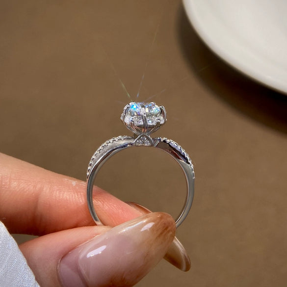Women's 925 Silver Moissanite Flower Bud Five Claw Ring With Geometric Pattern And Electroplating Treatment For Proposal And Wedding