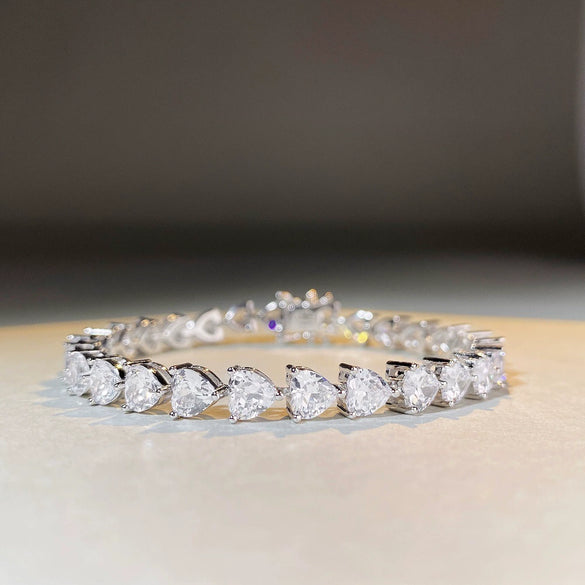 Women's 925 Silver Plated Heartshaped Love Bracelet With Moissanite