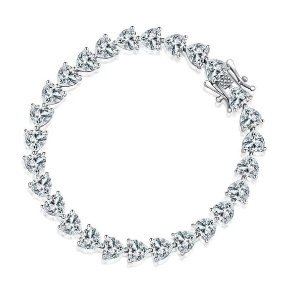 Women's 925 Silver Plated Heartshaped Love Bracelet With Moissanite