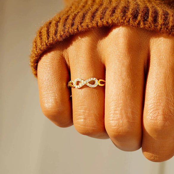 Women's Simple Fashion Geometric Zircon Ring Made Of 925 Sterling Silver With Electroplating