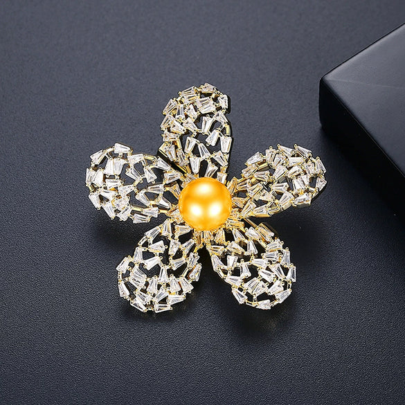 Women's Simple Flower Brooch Electroplated Copper Pin With Zircon Inlay Elegant Clothing Accessory