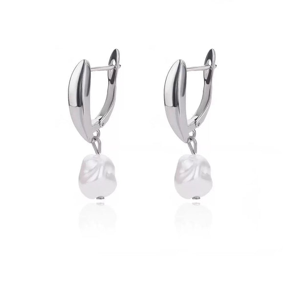 Women's Simple Freshwater Baroque Pearl Earrings Copper Electroplated Geometric Style
