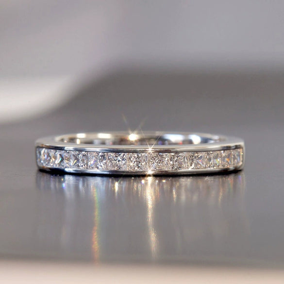 Women's Simple Geometric Copper Ring With Zirconia
