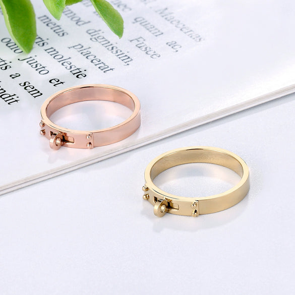 Women's Simple Geometric Round Buckle Ring Titanium Steel 14K Gold Electroplated Accessories