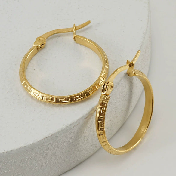 Women's Simple Geometric 316L Stainless Steel Earrings With Electroplating And Great Wall Pattern Buckle