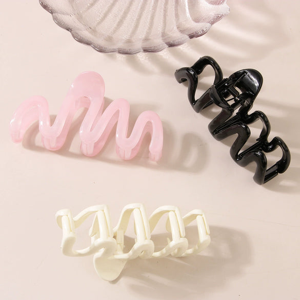 Women's Simple Geometric Wave Hair Shark Clip Hair Accessories With Electroplating Design