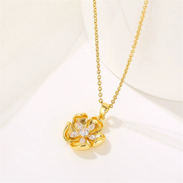 Women's Simple Stainless Steel Flower Pendant Necklace With Mixed Gem Inlay And Electroplating