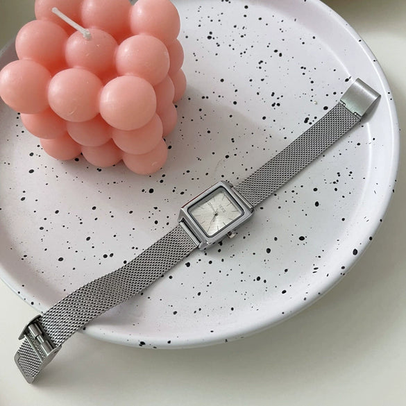 Women's Square Alloy Case Steel Strip Leisure Quartz Watch With Ordinary Glass Mirror