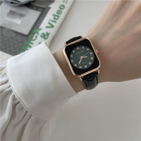 Women's Square Alloy Watch With Ordinary Glass Mirror And Diamond Design Simple Fashion And Leisure Style