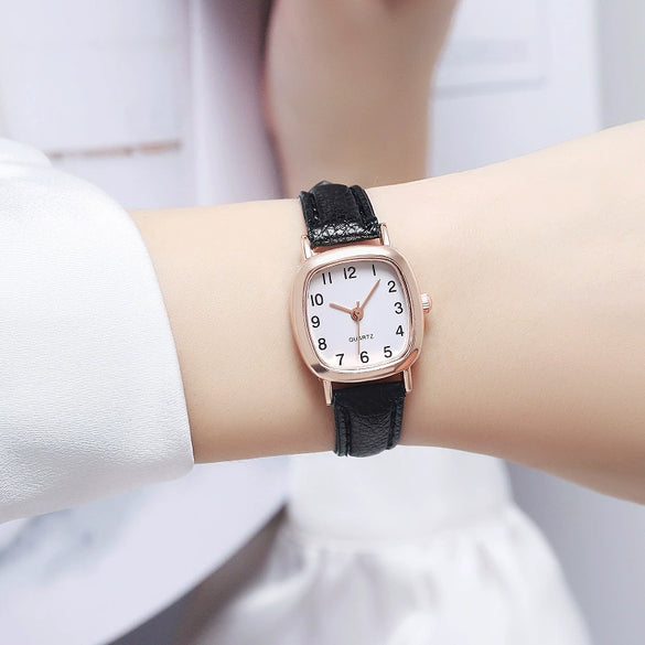 Women's Square Metal And Pu Belt Quartz Watch Retro And Leisure Style