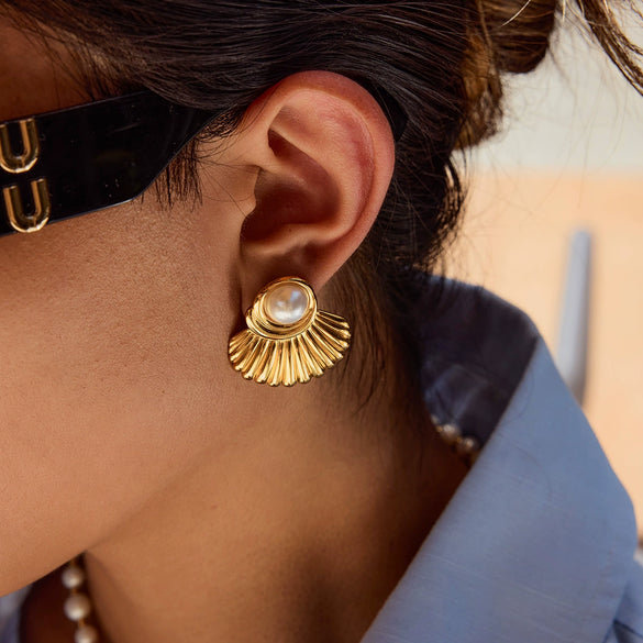 Women's Stainless Steel Acrylic Pearl Geometric Fan Shaped Earrings With Electroplating