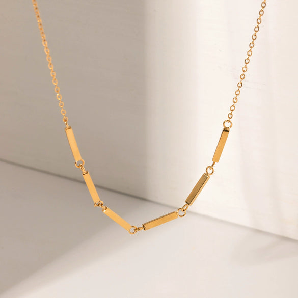 Women's Stainless Steel And Titanium Steel Geometric Inlaid Rhinestone Necklace Jewelry Electroplating