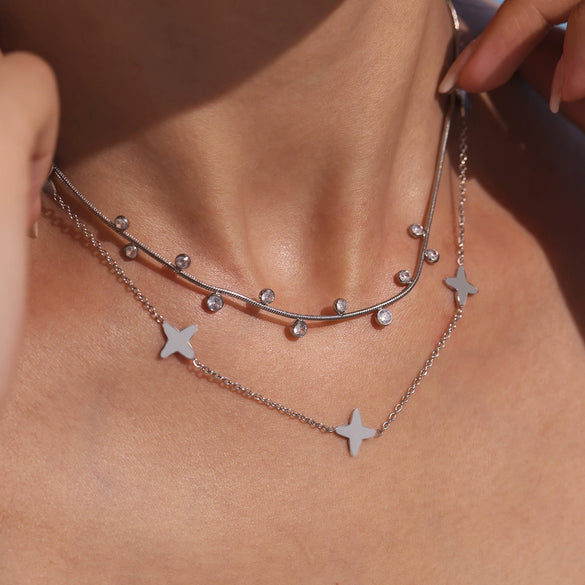 Women's 316L Stainless Steel And 316L Stainless Steel Geometric Pattern Electroplated Round Bead Zircon Stacked Four Leaf Flower Clavicle Necklace