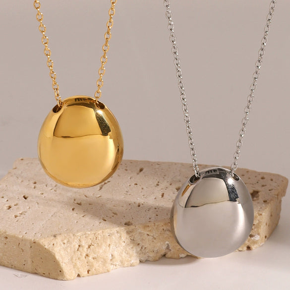 Women's Stainless Steel And Titanium Steel Geometric Pattern Gold Bean Necklace With Electroplating