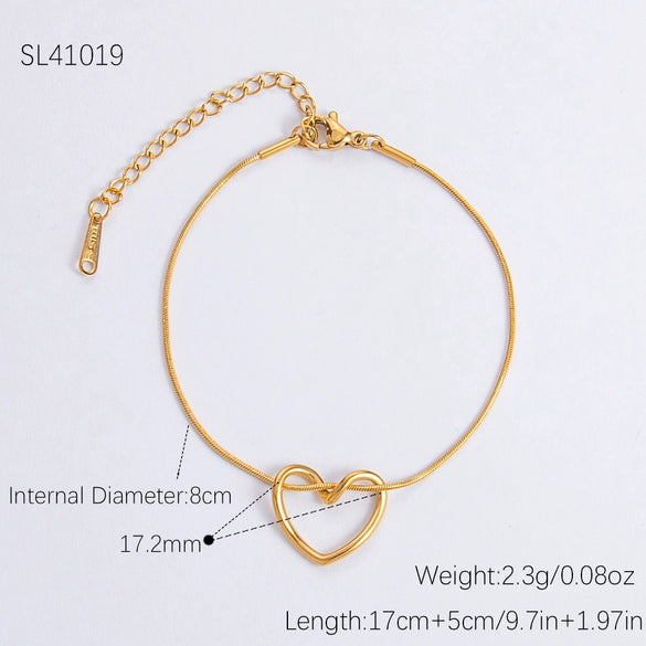 Women's Stainless Steel And Titanium Steel Love Necklace And Bracelet Set Simple Fashion Electroplated 18K Gold Highgrade Clavicle Chain