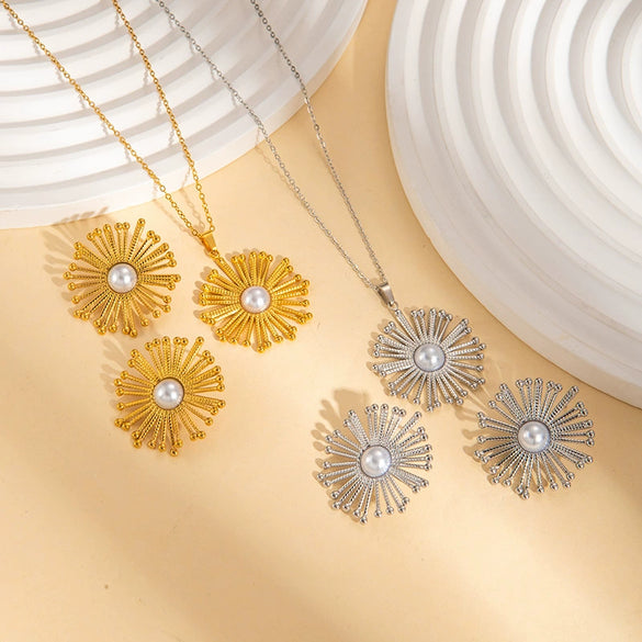 Women's Stainless Steel And Titanium Steel Sunflower Necklace Set High End Non Fading