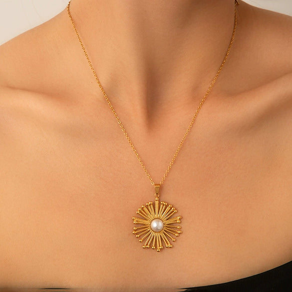 Women's Stainless Steel And Titanium Steel Sunflower Necklace Set High End Non Fading
