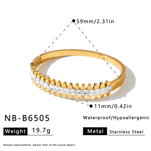 Women's Stainless Steel Bracelet With 18K Gold Vacuum Plating Zircon Rhinestone Accents And White Shell Simple Versatile Jewelry