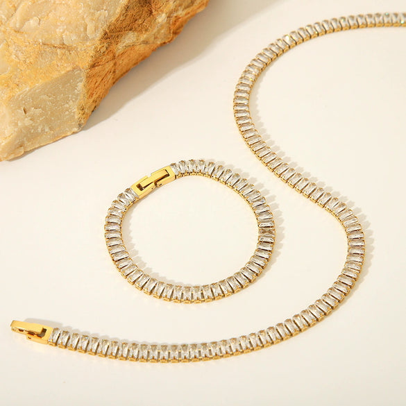 Women's Stainless Steel Clavicle Chain Jewelry With Inlaid Zircon And Geometric Pattern